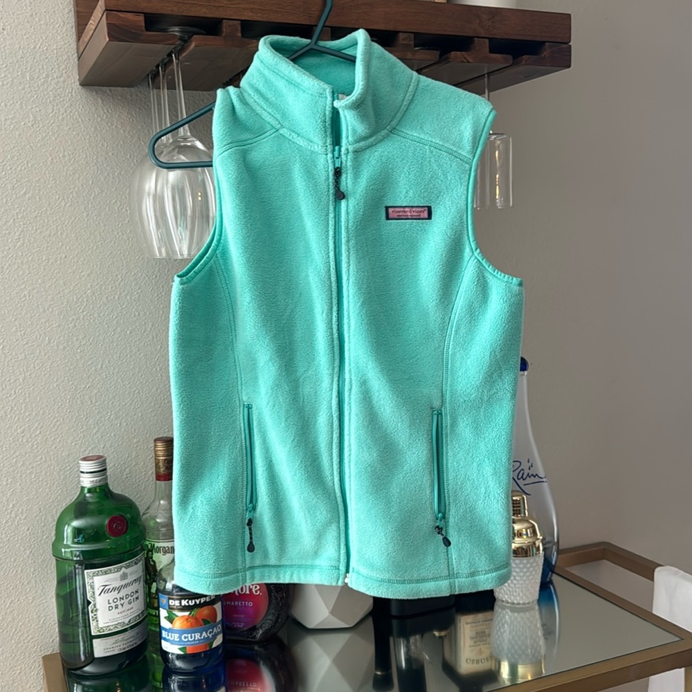Vineyard vines fleece vest